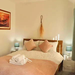 https://house-stunning-free-wifi-parking.yorkshirehotels.net